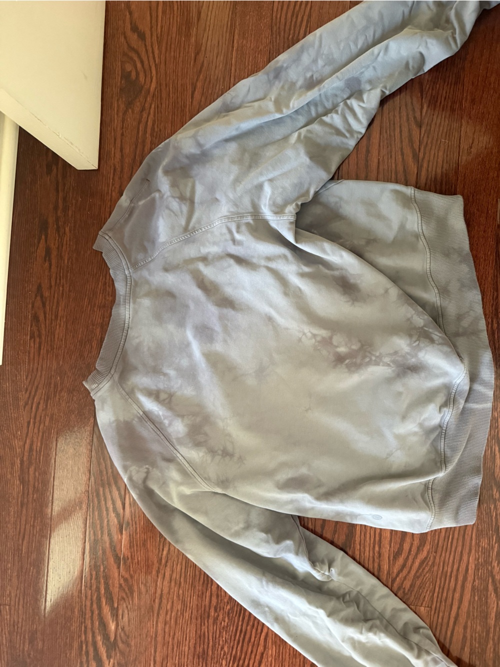 Lululemon Women's Light Gray Tie-Dye Crewneck Sweatshirt